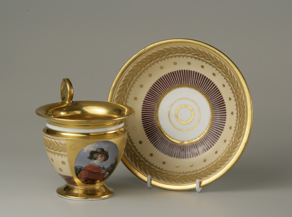 Памятная чашка с портретом Н.Б.Юсупова и блюдце. 1831. Собрание ГМУА