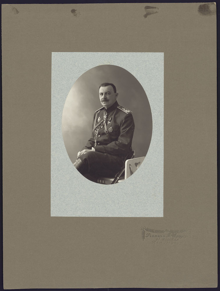 А. Рентц и Ф. Шрадер  (H. Rentz & F. Schrader). Князь Феликс Феликсович Юсупов граф Сумароков-Эльстон. 1915–1917.