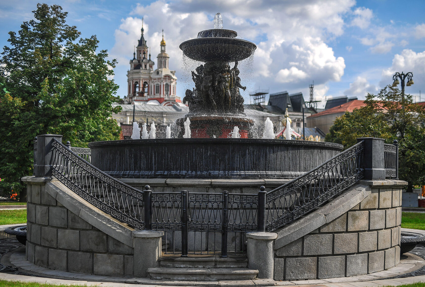 Современная фотография фонтана Витали взяты из открытых источников
