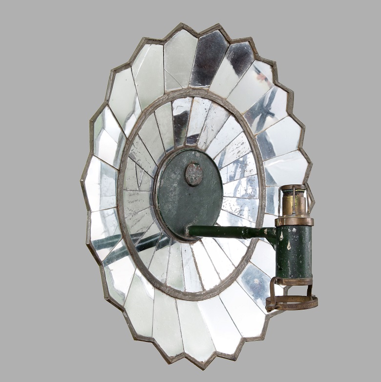 Лампа масляная навесная с зеркальным отражателем, на 1 горелку. Россия. 1820-е годы.