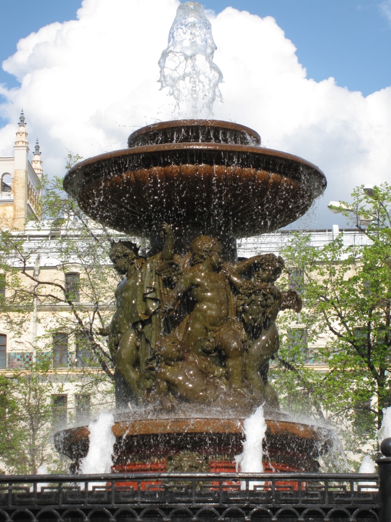 Современная фотография фонтана Витали взяты из открытых источников