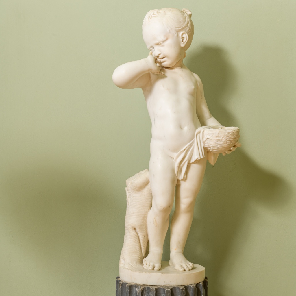 Амуровая. Салон. Неизвестный скульптор. Девочка с гнездышком. Статуя. Мрамор. Конец XVIII века. 74 х 24 х 26 см